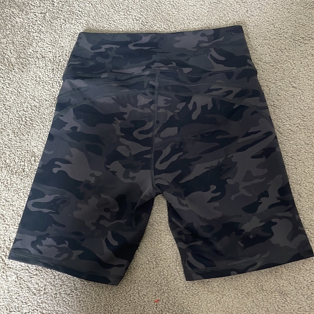 NWOT camo bike shorts - Picture 3 of 4
